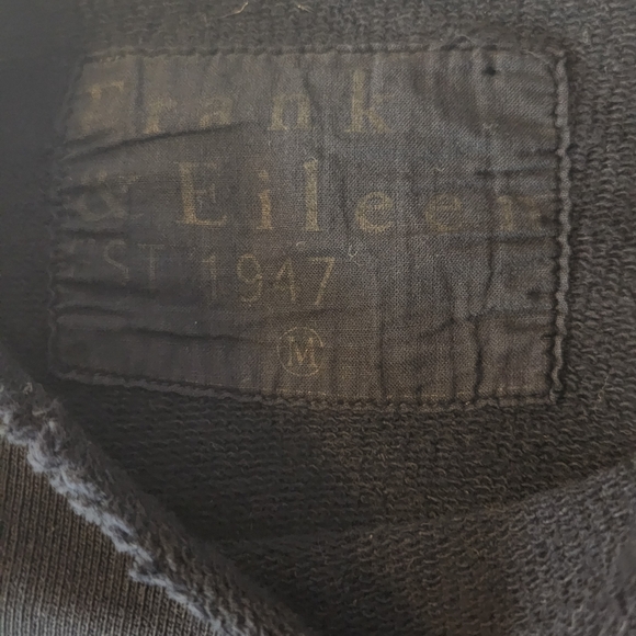 Frank & Eileen Effie Funnel Neck Capelet Black Sz Medium Raw Hem Edges Side Slit - Picture 9 of 11